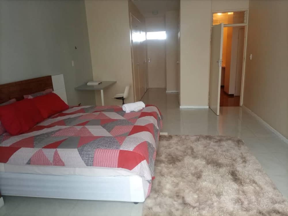 Spacious Executive Holiday Apartment In Bulawayo