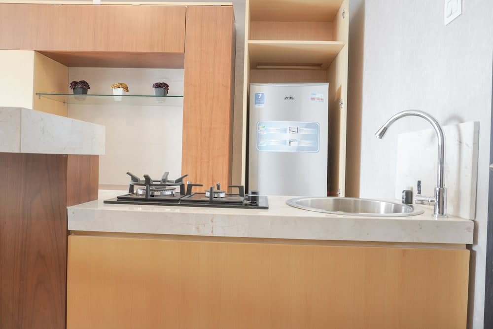 Nice And Comfort 1Br At The Wave Kuningan Apartment