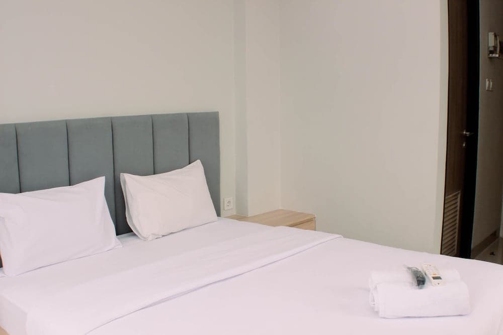 Fully Furnished Studio With Comfortable Design Monroe Tower Apartment