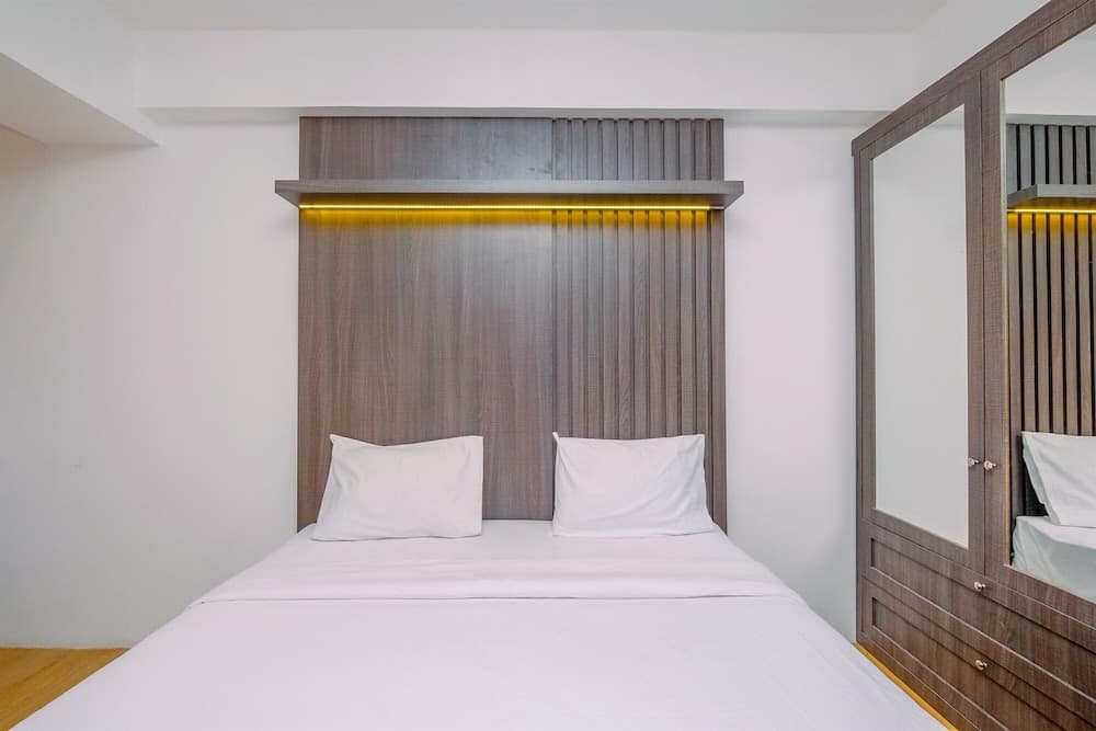 Minimalist And Warm Studio At Gunung Putri Square Apartment