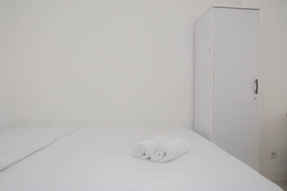 Comfy And Strategic 2Br At Bassura City Apartment