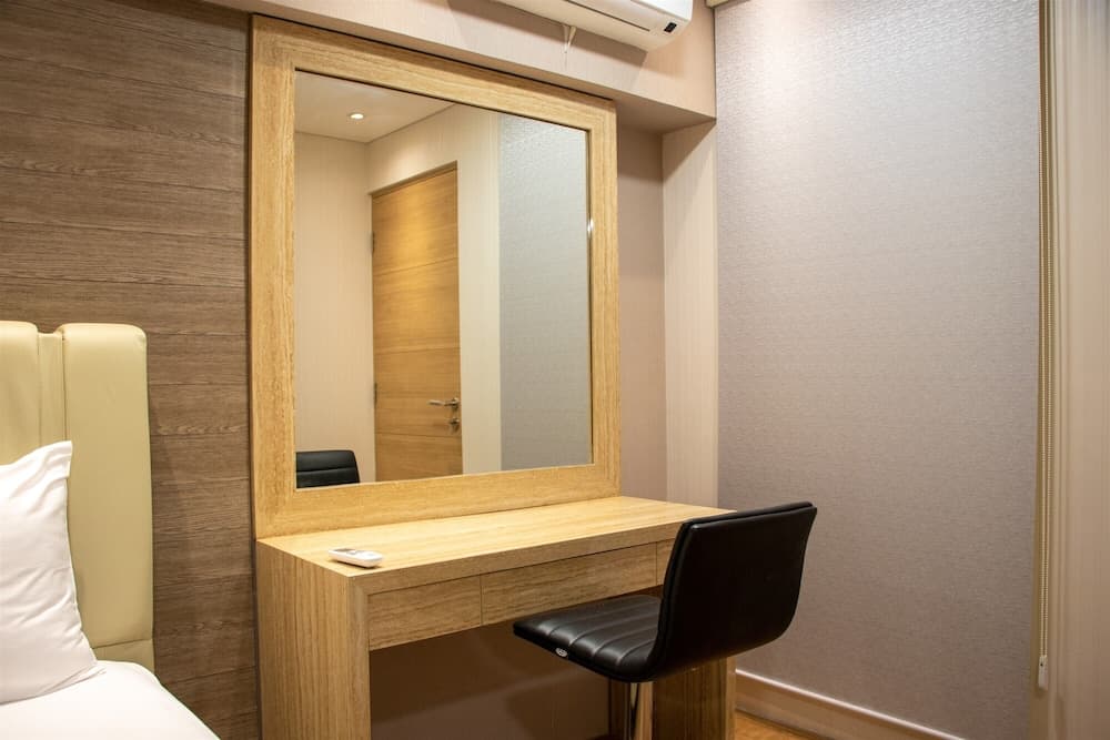 Comfort 2Br Loft Apartment At Maqna Residence