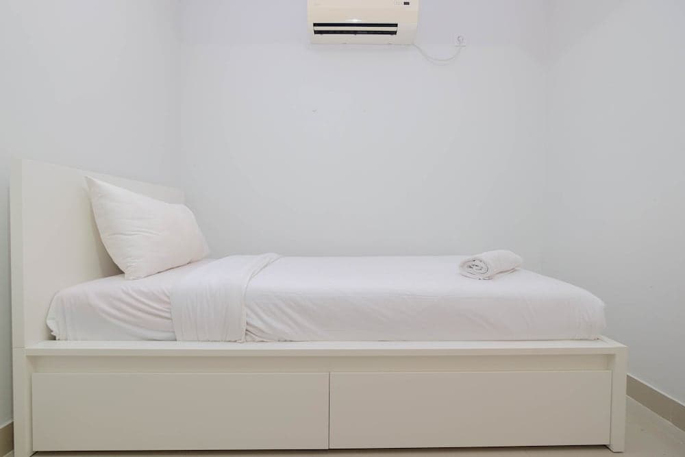 Spacious And Nice 2Br Apartment At Royal Olive Residence