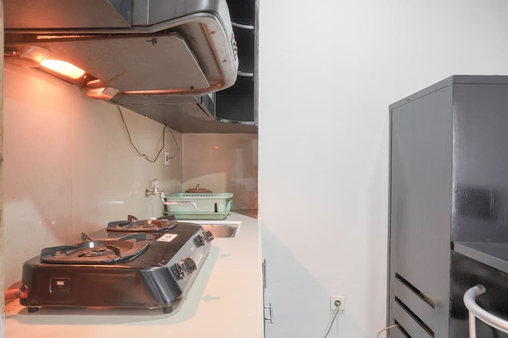 Comfy 2Br At Gajah Mada Mediterania Apartment