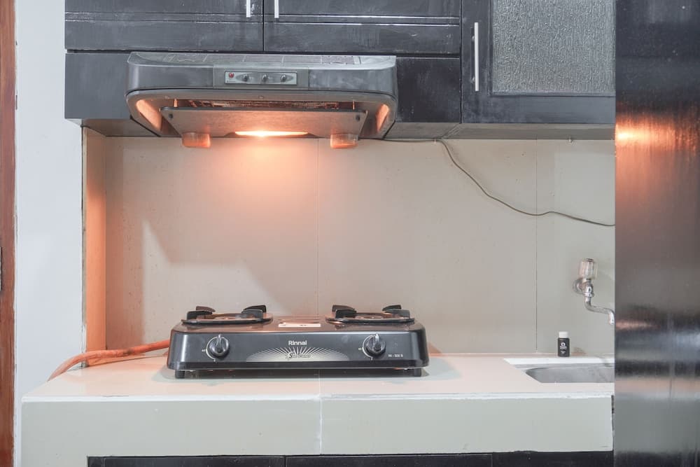 Comfy 2Br At Gajah Mada Mediterania Apartment