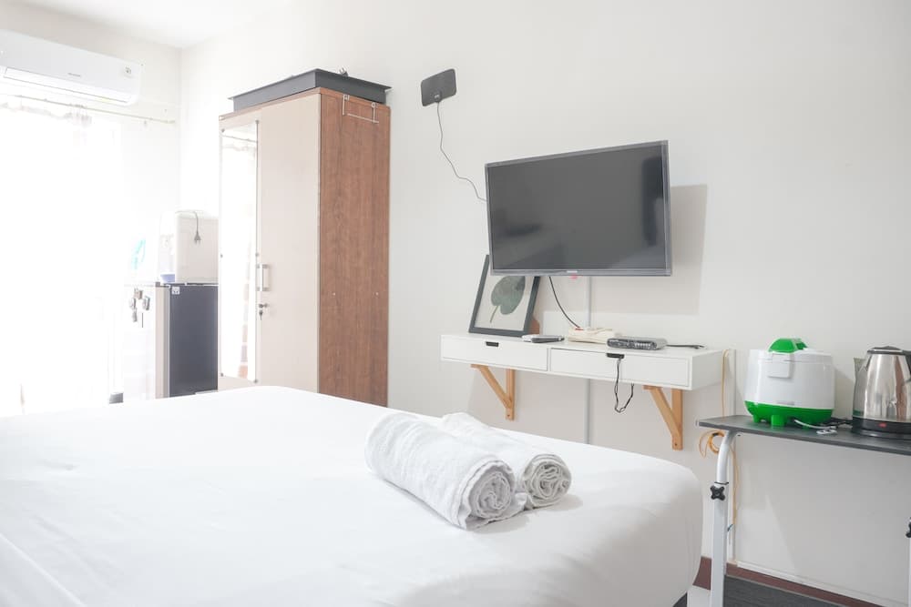 Warm And Tidy Studio At Cinere Resort Apartment