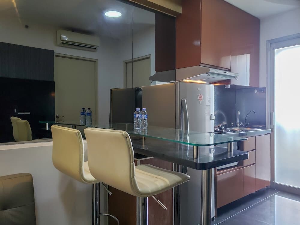 Nice And Cozy Living 2Br Apartment At Green Bay Pluit
