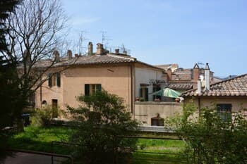 Scappo In Umbria, La Casa Del Duomo