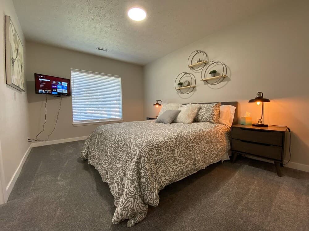 Updated Rancher Near Shopping Restaurants