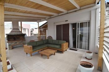 Penthouse Nea Smirni
