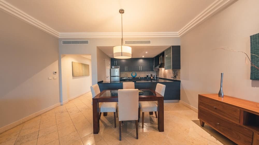 Charming Fishing Lodge w Pool View C42