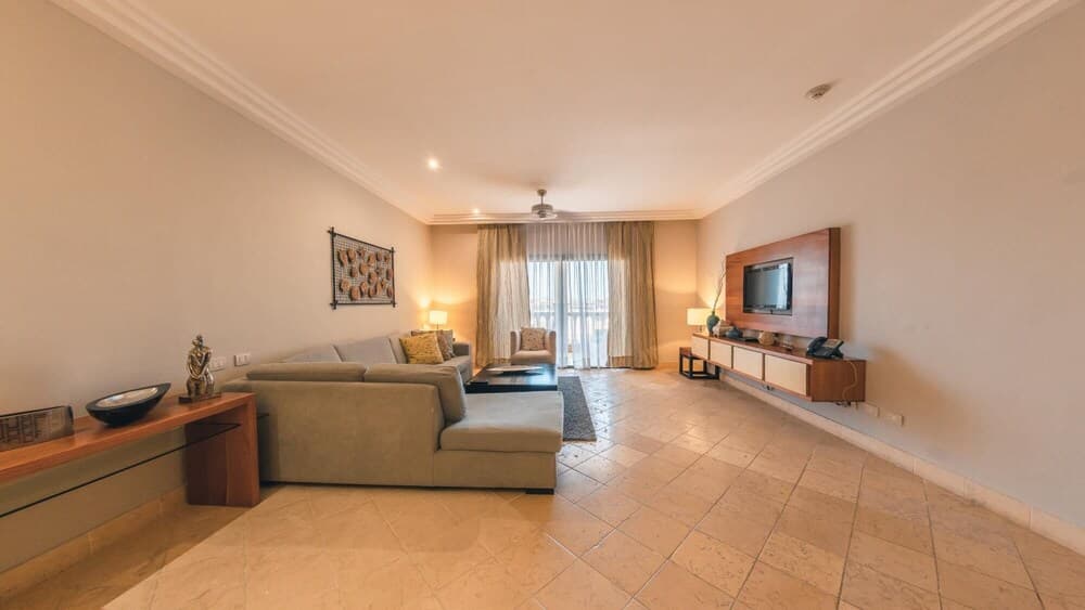 Spacious One-bedroom at Fishing Lodge w Balcony D59