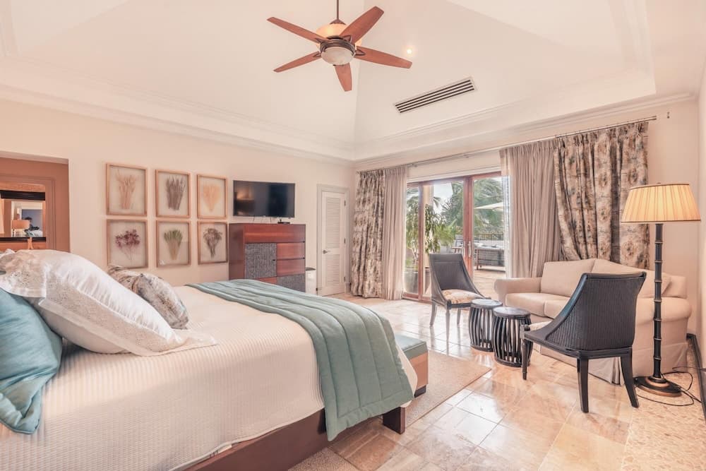 Luxury Penthouse Retreat at Fundadores