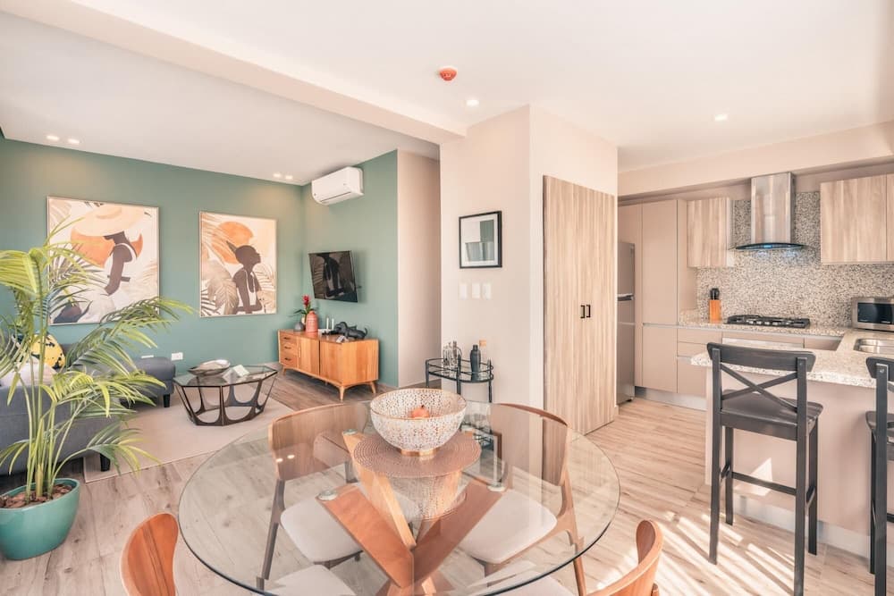 Breakfast Included Fully Serviced Apartment at Regatta Living II - 802