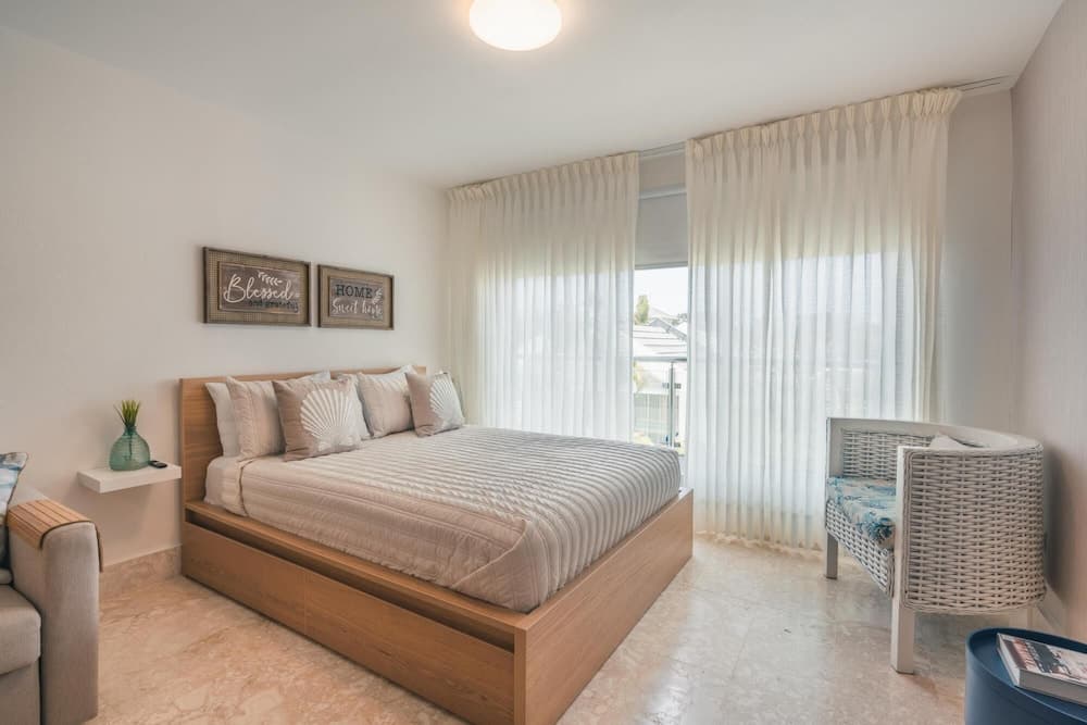 Tropical Studio at Green One a Golfers Dream 22B