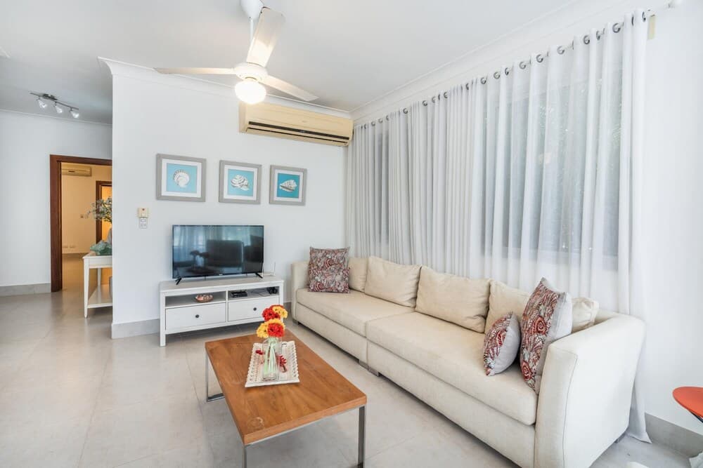 Stay and Feel Comfortable in This Spacious and Modern Apartment