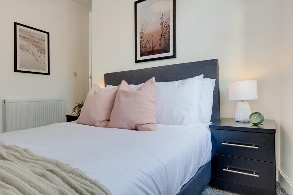 Scarborough 2BR Apt Near Beach & Park