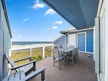 Ocean Vibes 4 Bedroom Home by Redawning