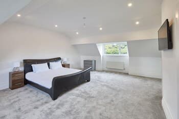 Host Stay Forest Close