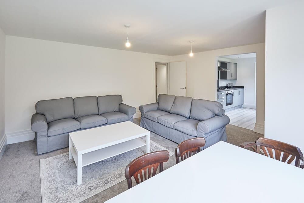 Host Stay Forest Close