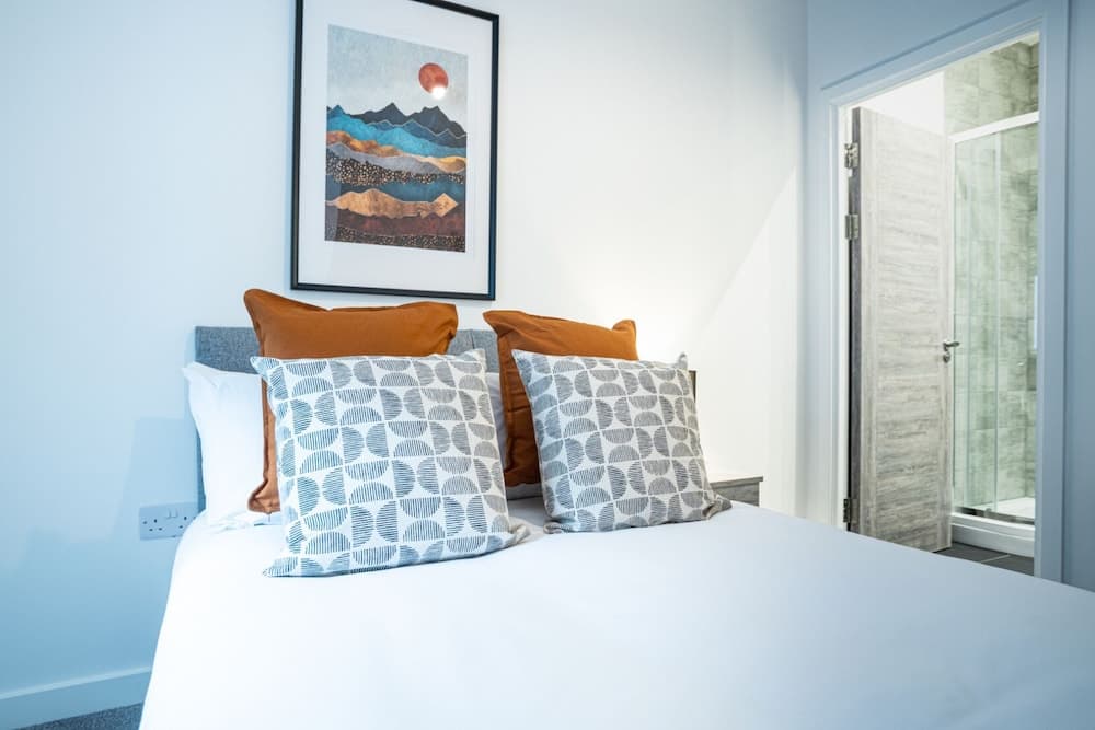 Luxe Apts PBoro Parking-Gym-Cinema