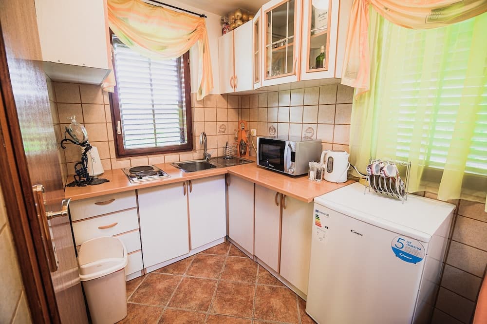 Holiday Home Vesna with Sauna