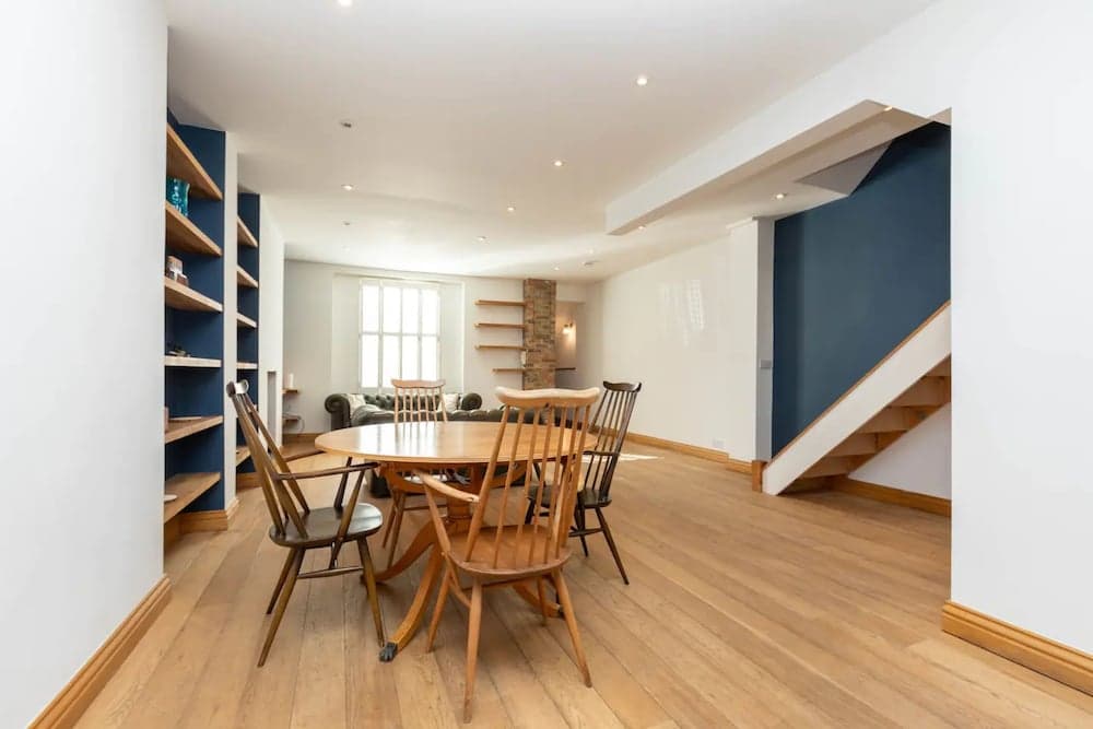 Charming 2 Bedroom House in Angel