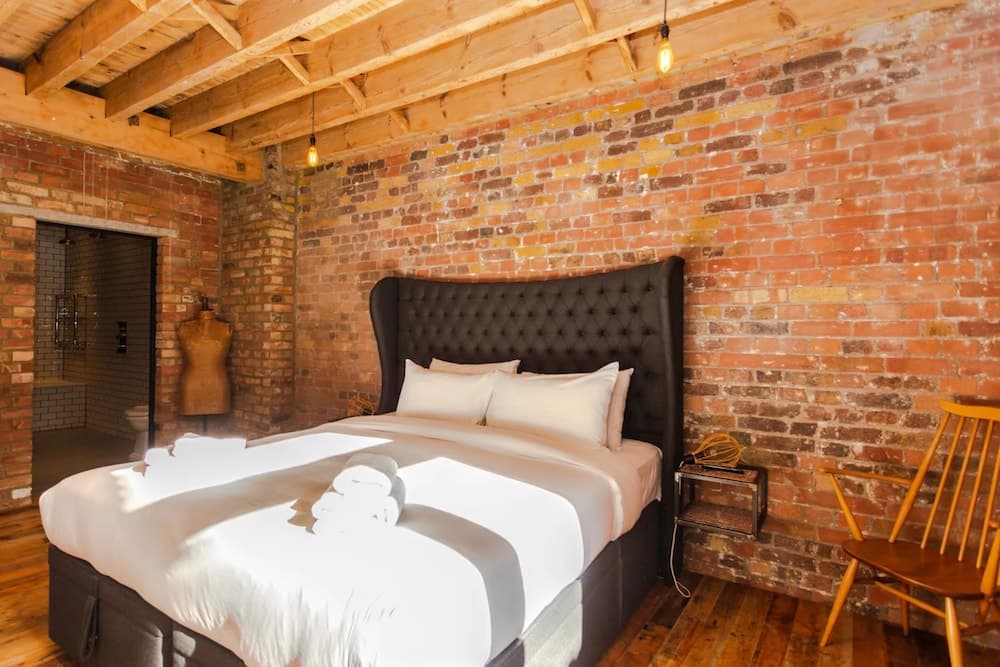 Spectacularly Unique 4 Bedroom House in Bethnal Green