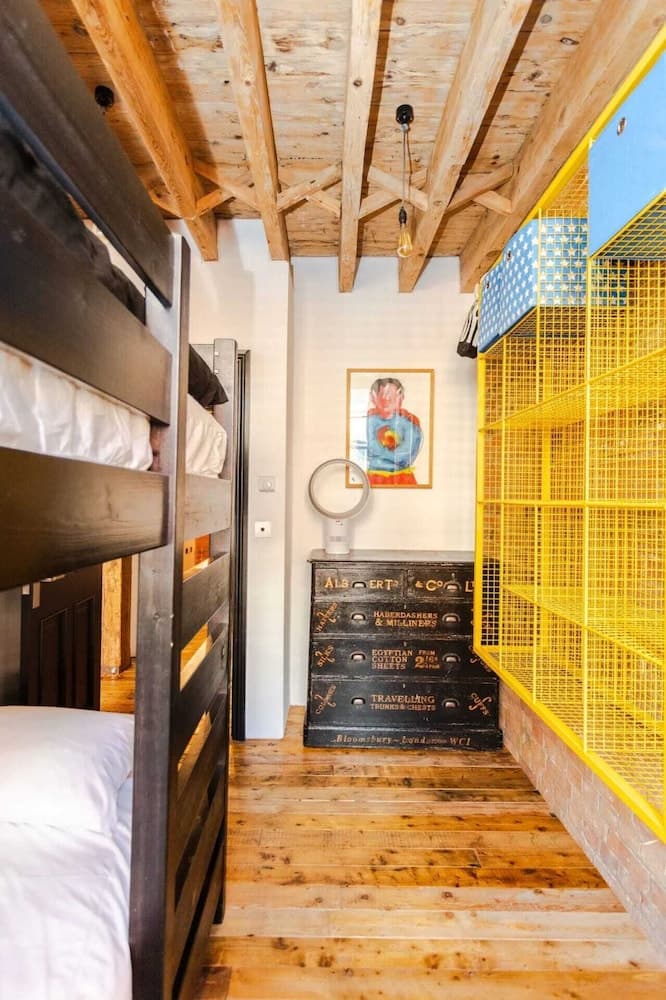 Spectacularly Unique 4 Bedroom House in Bethnal Green