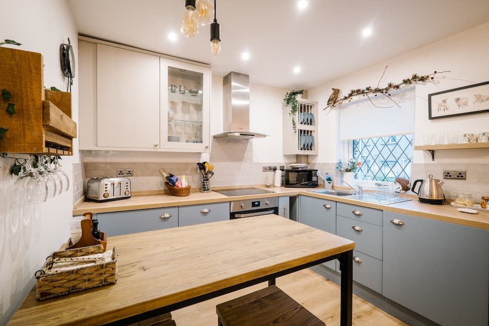 The Annex - Windermere Escape for Two