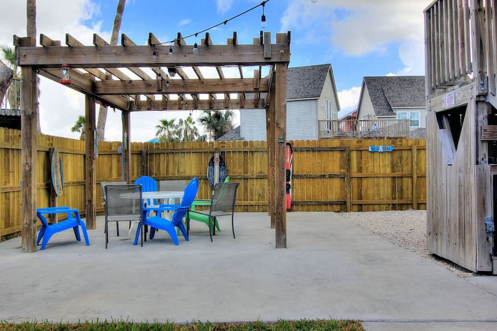 Cake by the Ocean by Silver Sands Vacation Rentals