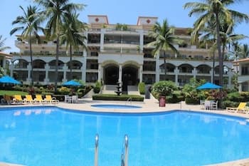 Grand Marina Villas by TRVL2HM