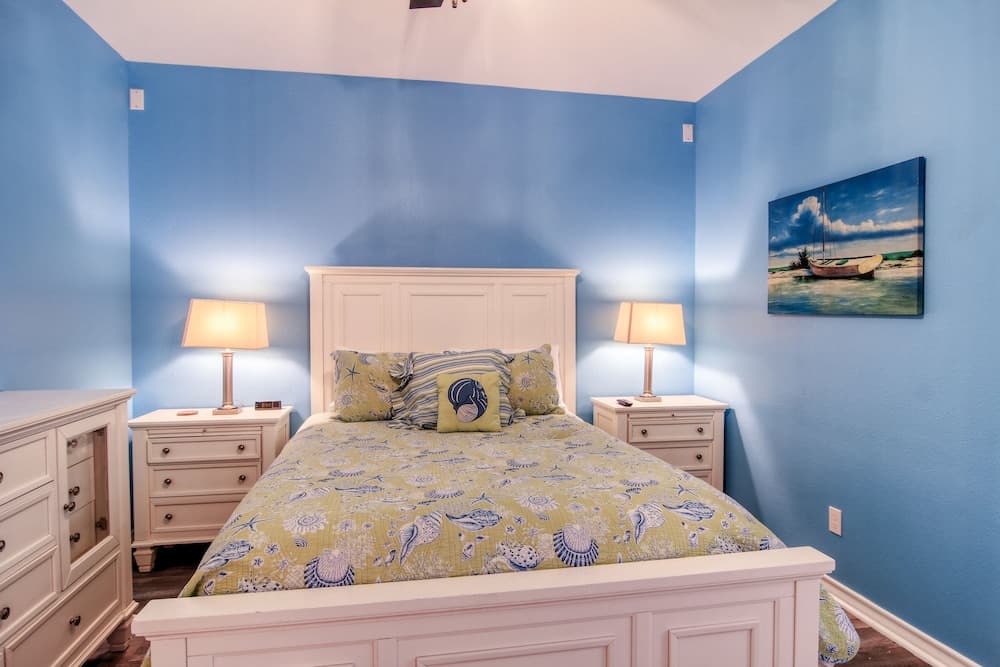 Moore Fun House by Silver Sands Vacation Rentals