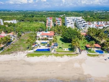 CONDO IKARIA by TRVL2HM