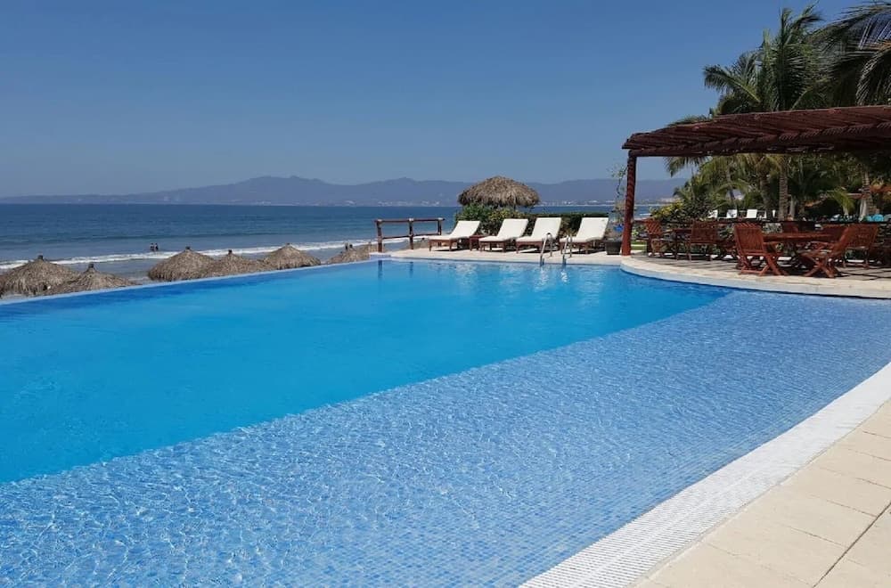 Condo Kite Tower by TRVL2HM