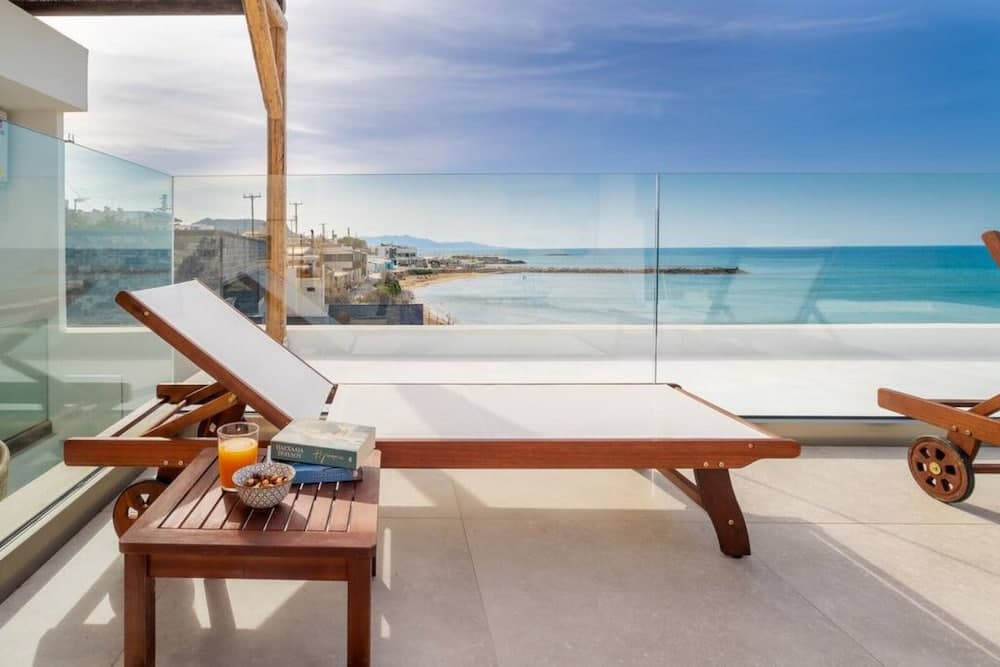 Wave an Idyllic Seafront Suite