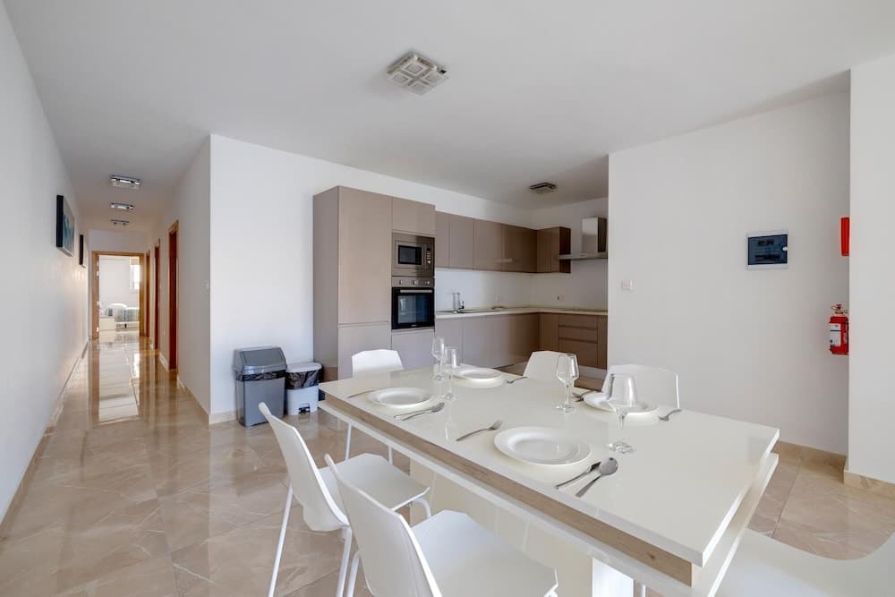 Marvellous 3BR Apartment in Central St Julians