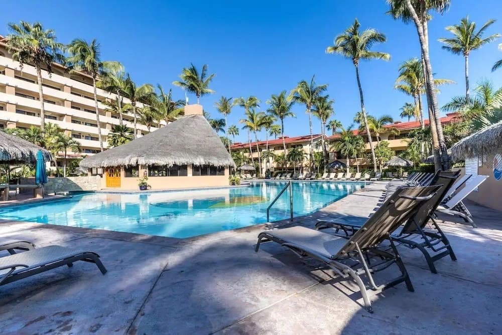 CONDO MRS BY TRVL2HM