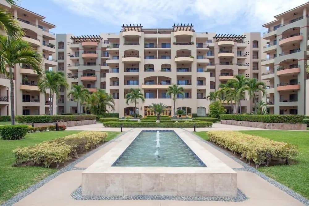 CONDO ESTANCIA BY TRVL2HM