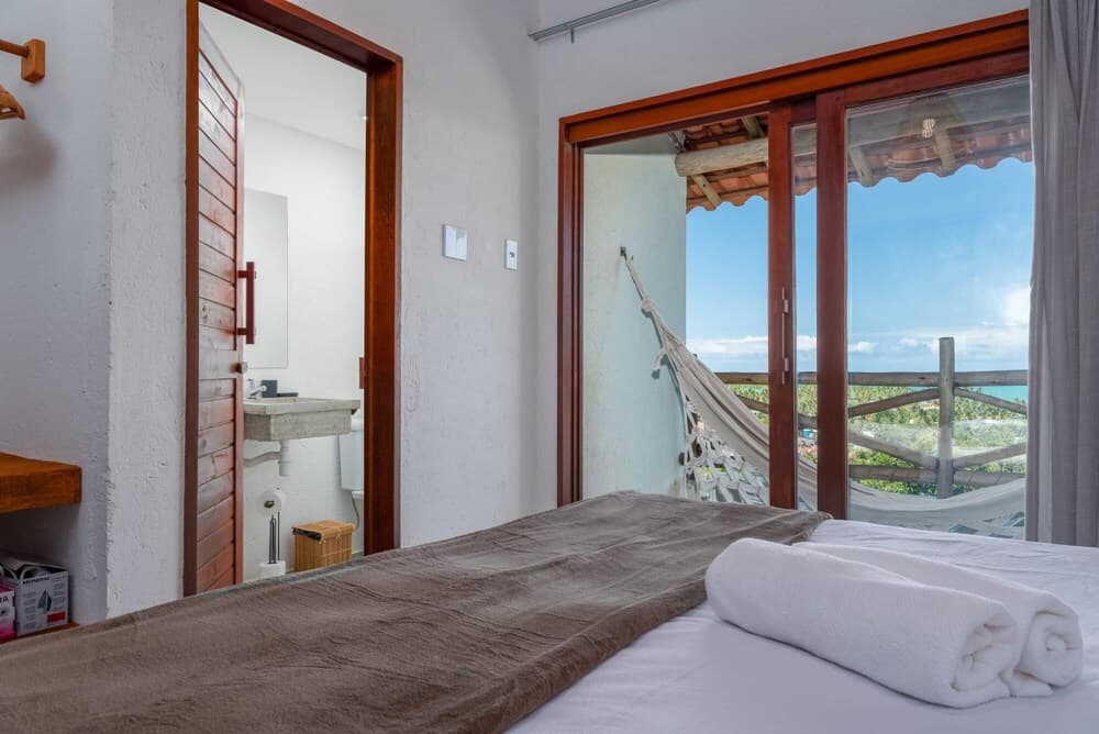 Casa nos Altos da Praia do Marceneiro com Piscina