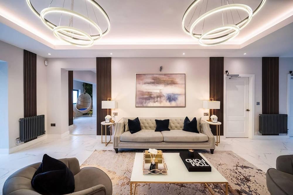 Clwyd Gate Manor Pool Sauna Hottub Cave Wales