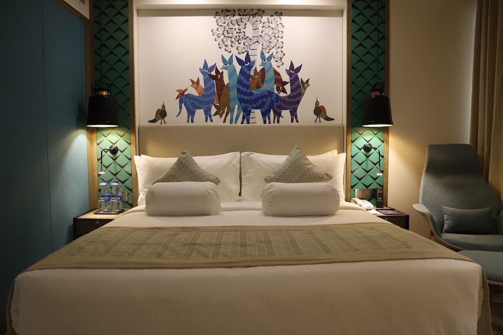 THE CRUZE PREMIUM BOUTIQUE HOTEL