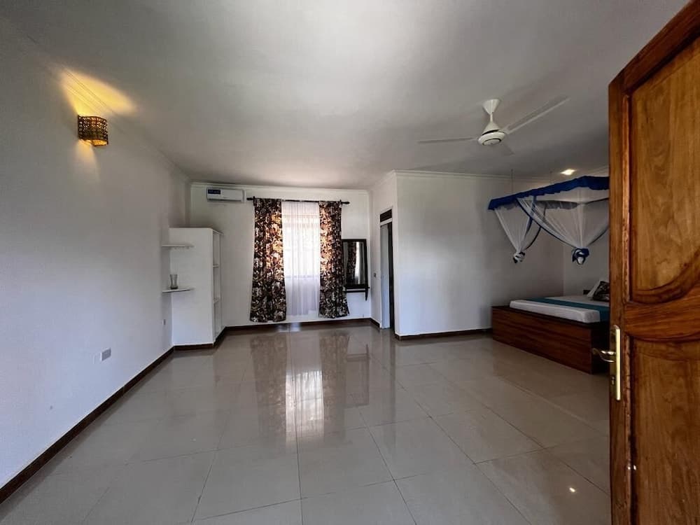 Balungi Bungalow & Restaurant