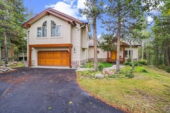 Red Hawk Retreat 6 Bedroom Home by Redawning