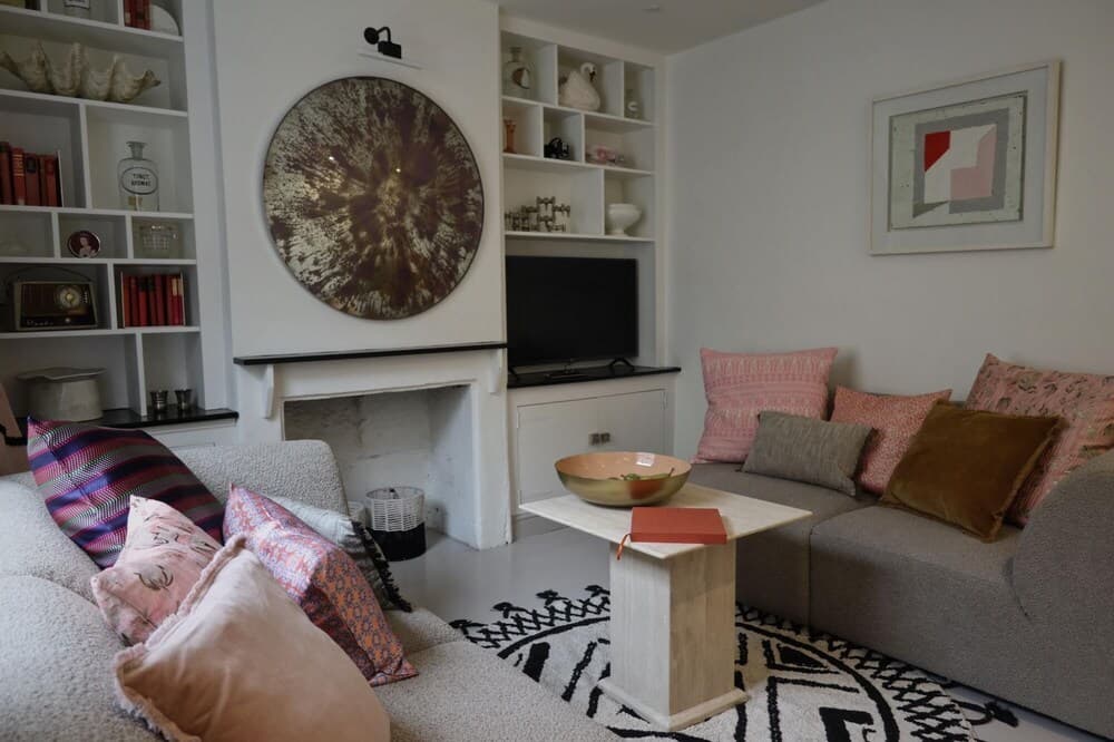 Charming Georgian Cottage With Private Sun Terrace