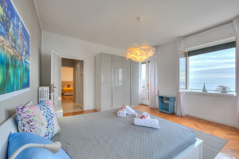 Apartment Sole With Fantastic Lake View