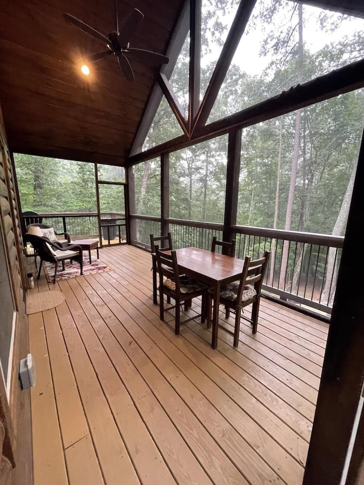 Hollow Tree Hideaway - Coosawattee River Resort