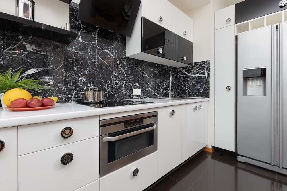 Warsaw Apartment With Parking by Renters