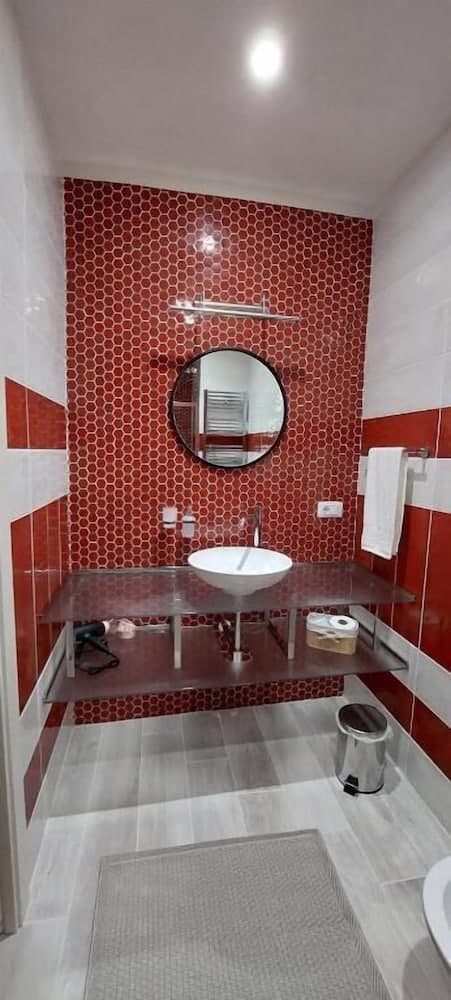 Rosetta Burger Queen