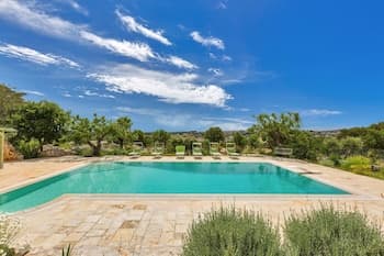 2402 Trullo Ventura by Perle di Puglia